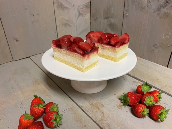 GLUTEN -EN LACTOSEVRIJ AARDBEI GEBAKJE